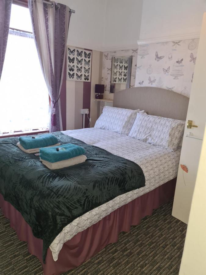The Ladybird Guesthouse เกรทยาร์มัธ ภายนอก รูปภาพ