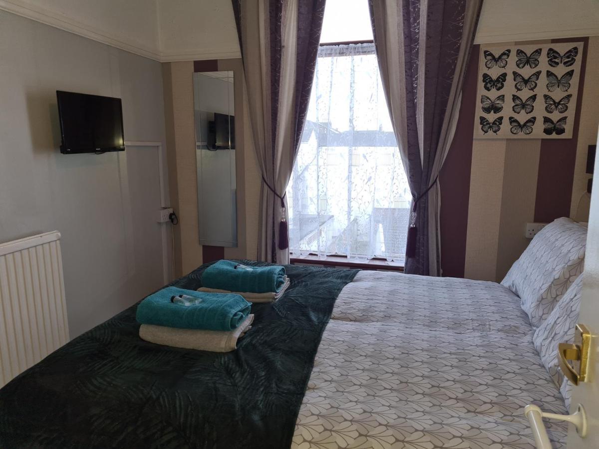 The Ladybird Guesthouse เกรทยาร์มัธ ภายนอก รูปภาพ
