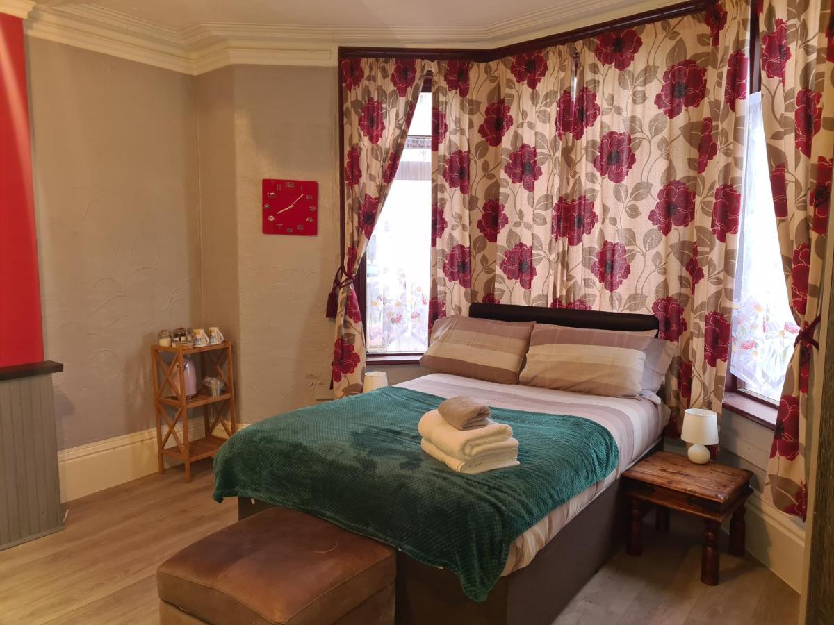 The Ladybird Guesthouse เกรทยาร์มัธ ภายนอก รูปภาพ