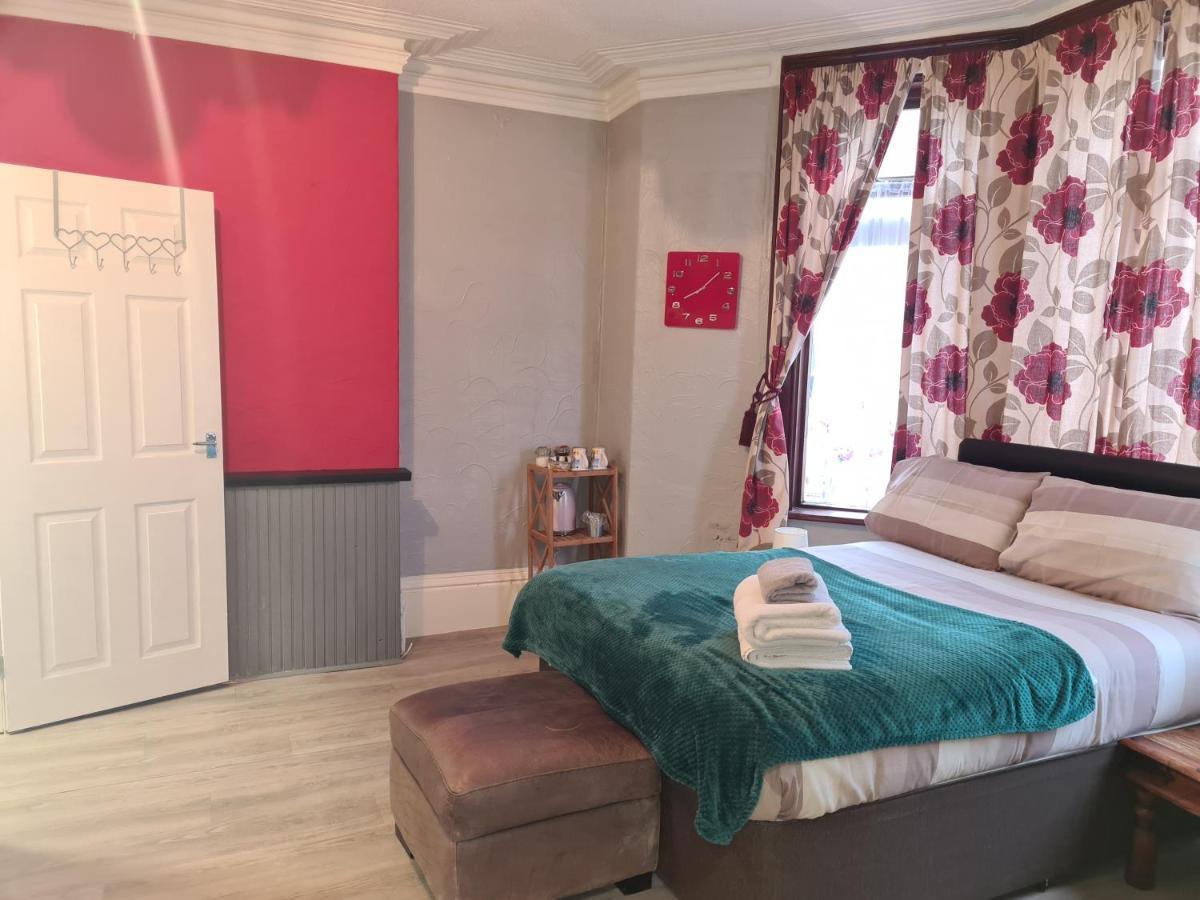 The Ladybird Guesthouse เกรทยาร์มัธ ภายนอก รูปภาพ