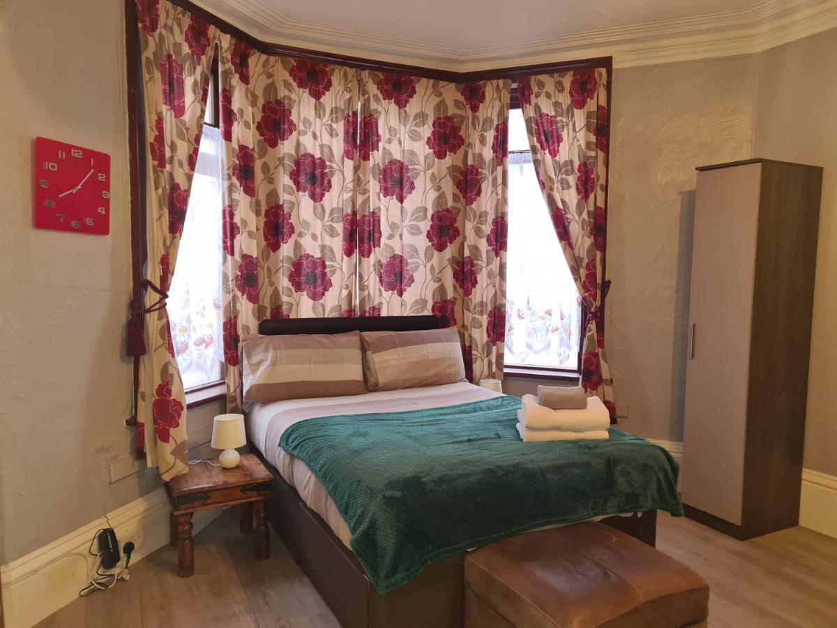 The Ladybird Guesthouse เกรทยาร์มัธ ภายนอก รูปภาพ